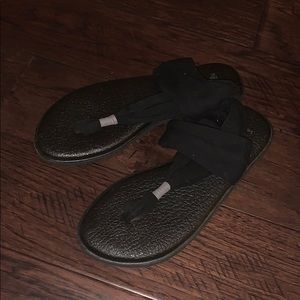 Sanuk yoga sandals